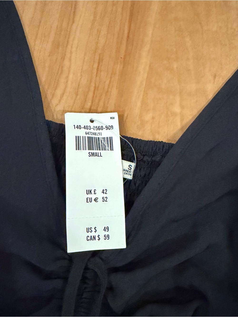 Abercrombie & Fitch Cinch Front Puff Sleeve Top Black S NWT - Picture 5 of 7